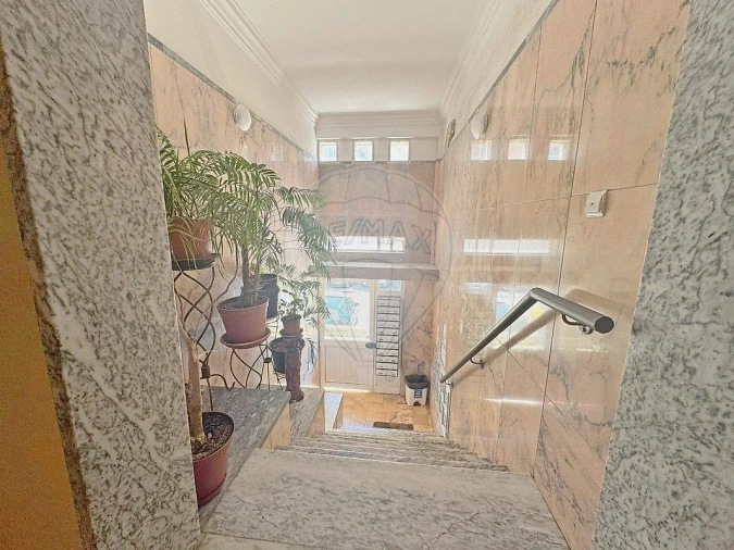Apartamento T3 para Venda em Algueirão-Mem Martins Foto 16