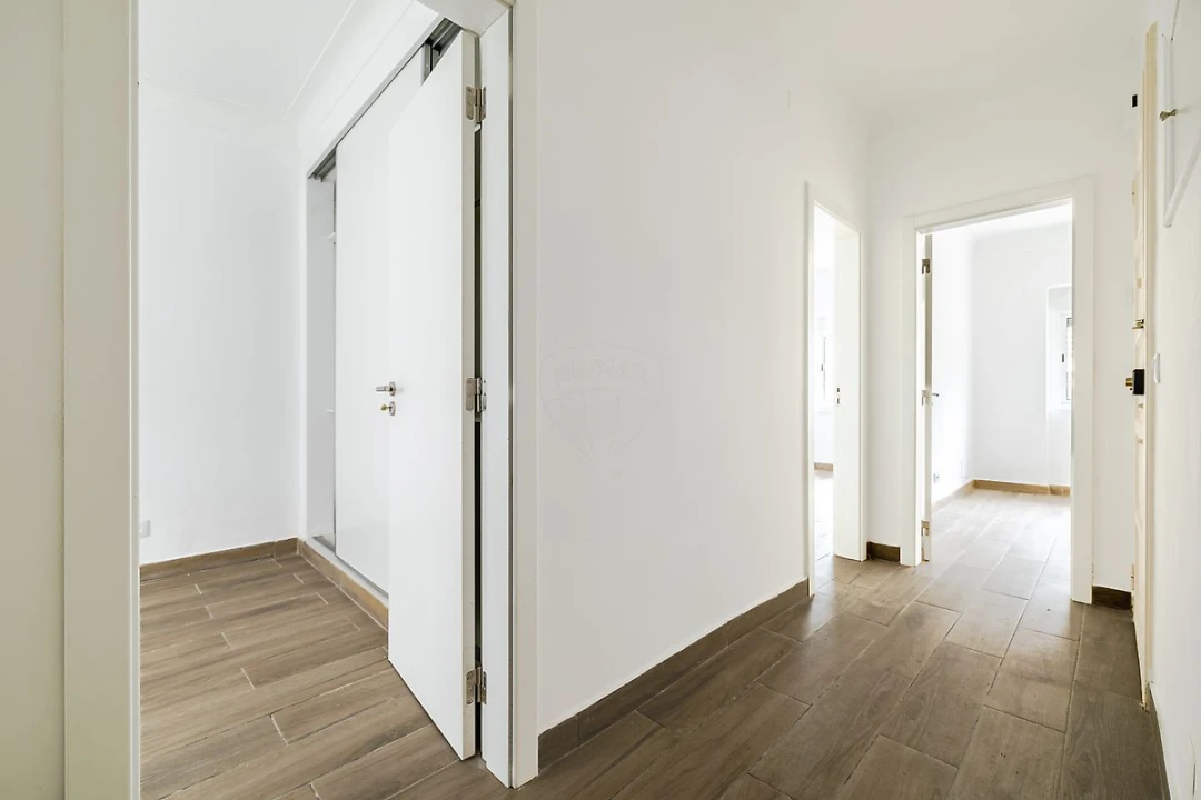 Apartamento T2 para Venda em Almada, Cova da Piedade, Pragal e Cacilhas Foto 12