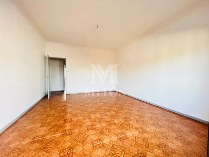 Moradia T3 para Venda em Darque Foto 5