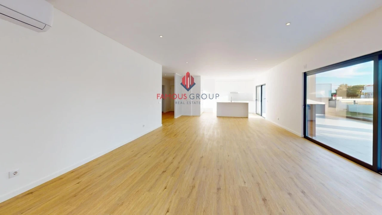 Apartamento T3 para Venda em Alvor Foto 36