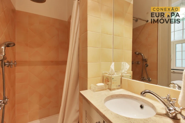 Apartamento T4 para Venda em Misericórdia Foto 16