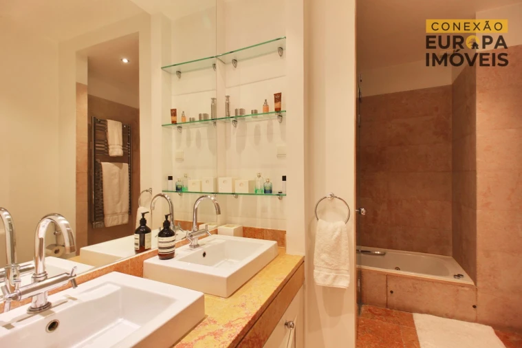 Apartamento T4 para Venda em Misericórdia Foto 9