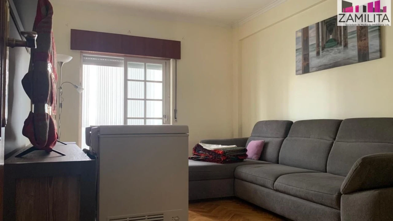 Apartamento T2 para Venda em Seixal Foto 18