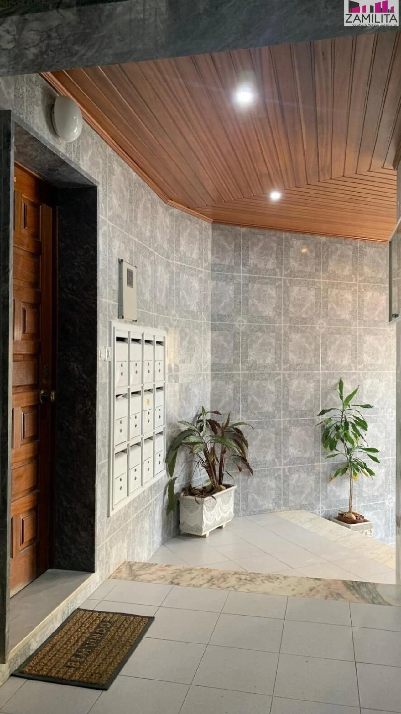 Apartamento T2 para Venda em Seixal Foto 4