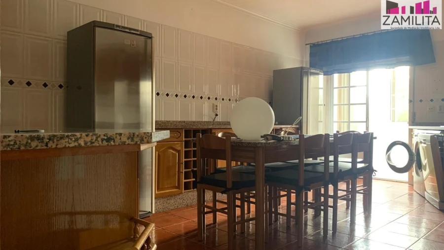 Apartamento T2 para Venda em Seixal Foto 7