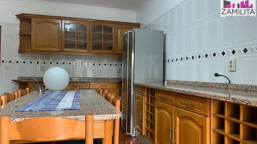 Apartamento T2 para Venda em Seixal Foto 8