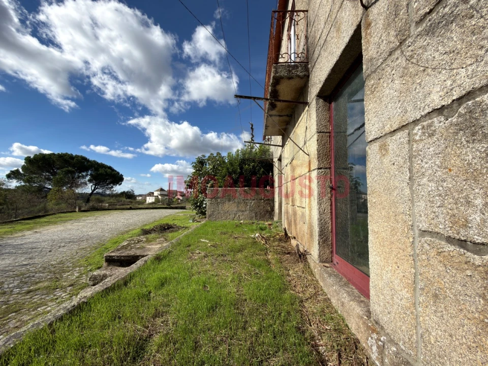 Moradia T3 para Venda em Tourais e Lajes Foto 4