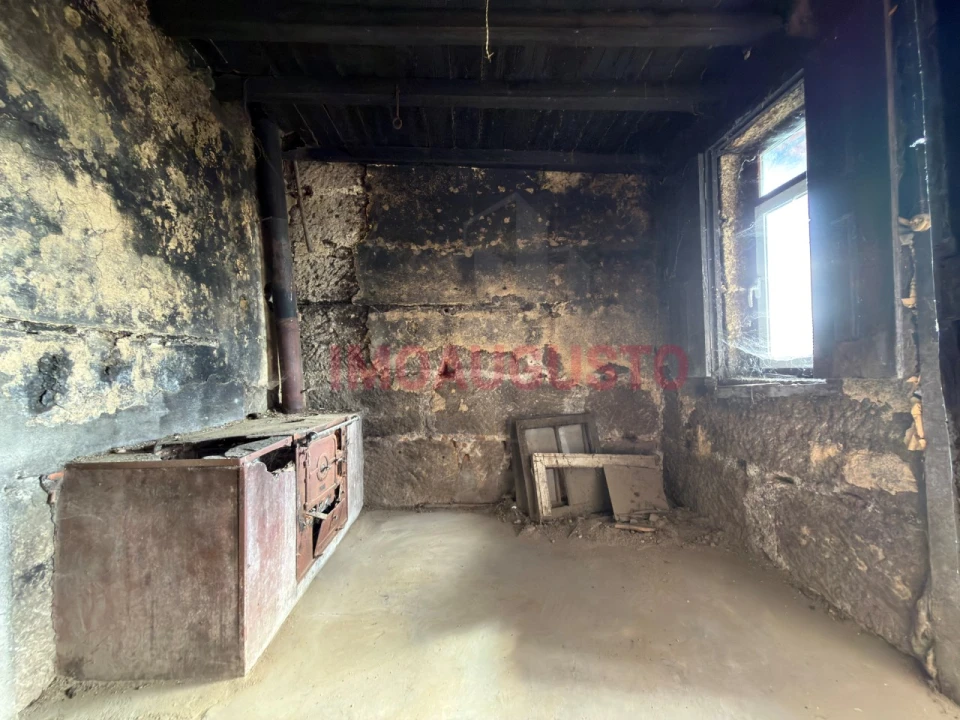 Moradia T3 para Venda em Tourais e Lajes Foto 7