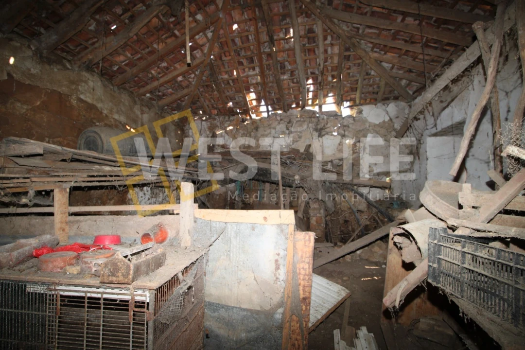 Armazém para Venda em Igreja Nova e Cheleiros Foto 3