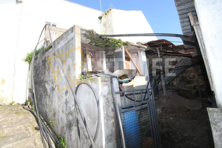 Armazém para Venda em Igreja Nova e Cheleiros Foto 8