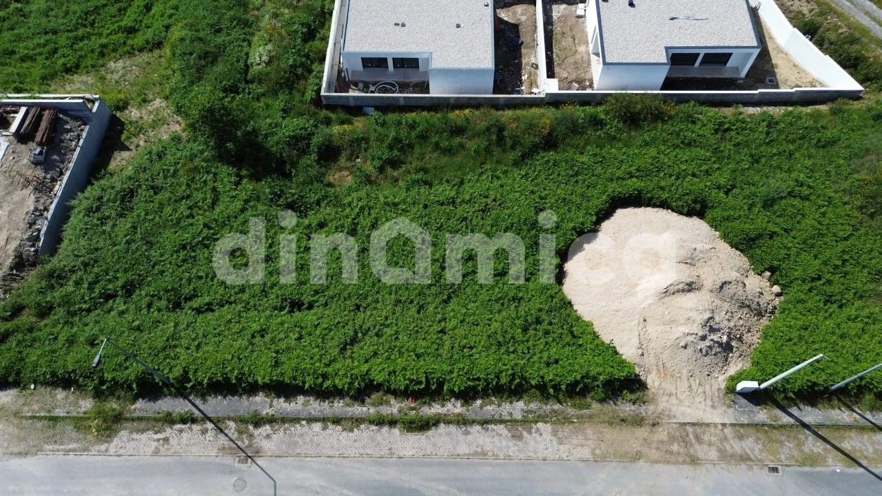 Terreno para Venda em Ruivães e Novais Foto 3
