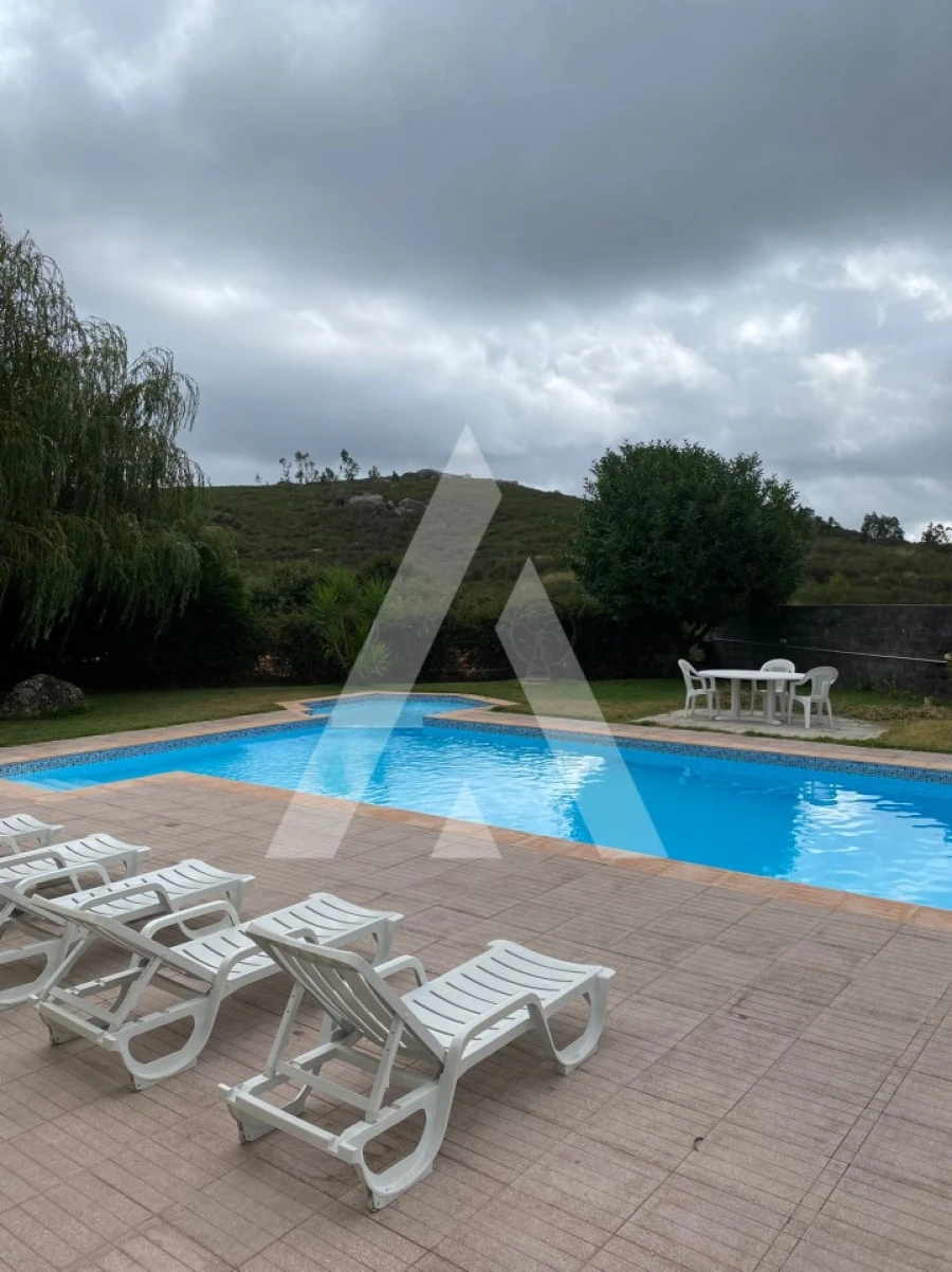 Moradia T3 para Venda em Refoios do Lima Foto 4