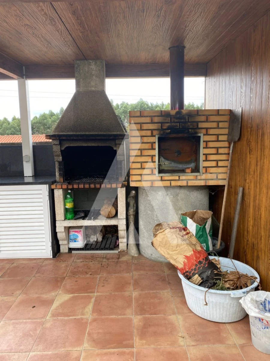 Moradia T3 para Venda em Refoios do Lima Foto 18