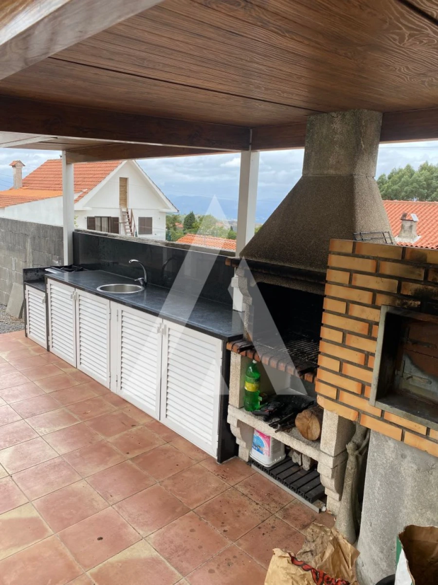 Moradia T3 para Venda em Refoios do Lima Foto 19