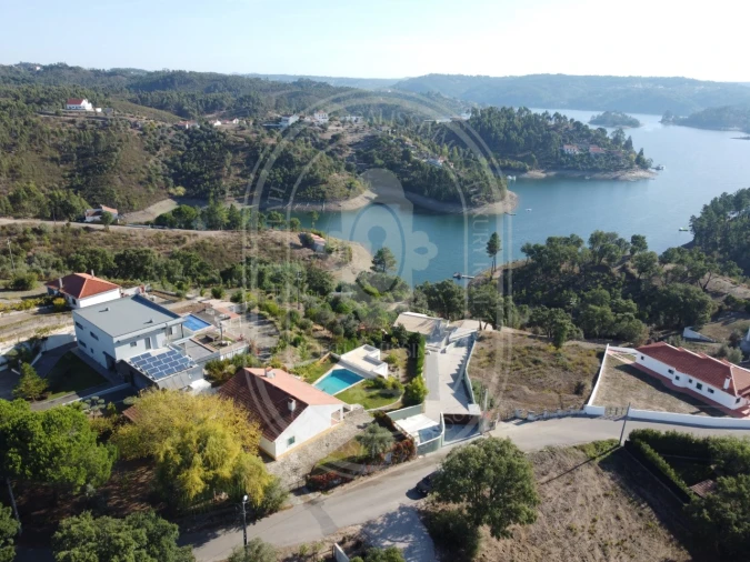 Terreno para Venda em Serra e Junceira Foto 40