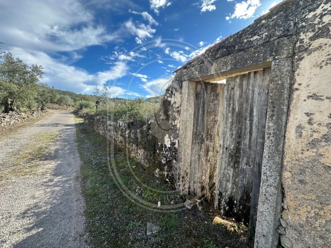 Moradia T2 para Venda em Chãos Foto 7