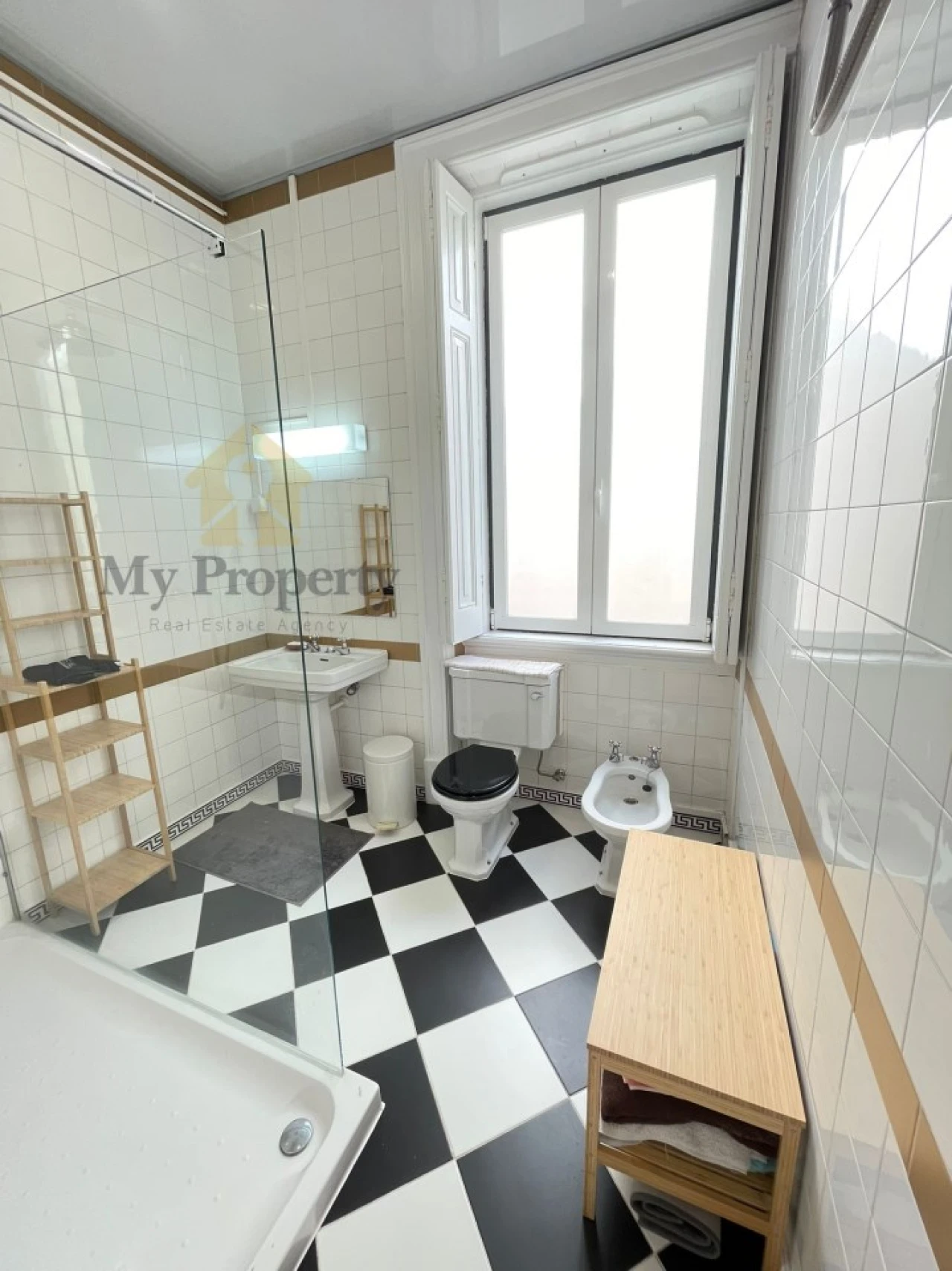 Apartamento T6 para Venda em Santo António Foto 8