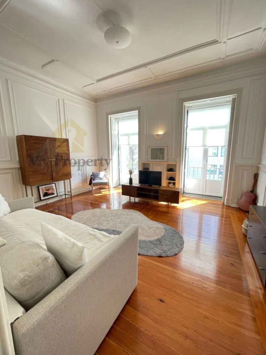 Apartamento T6 para Venda em Santo António Foto 1