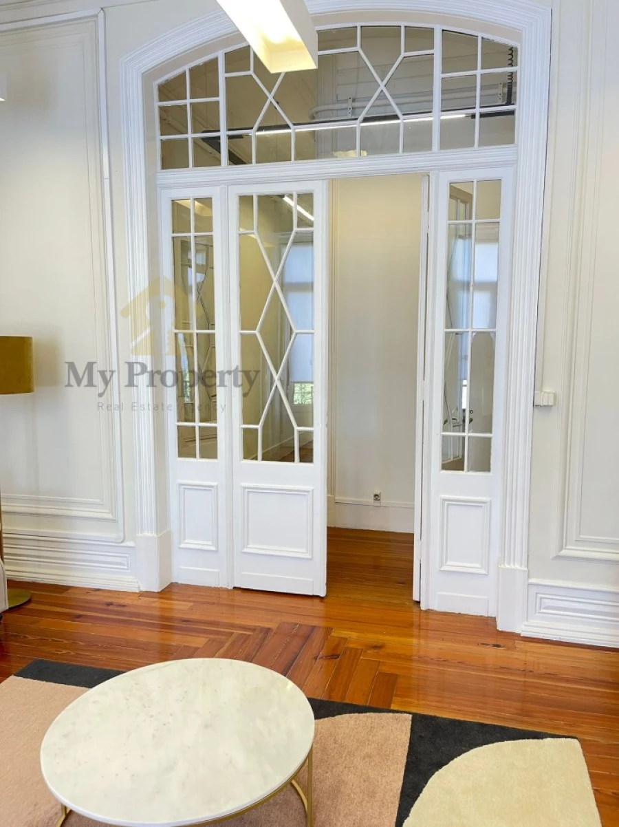 Apartamento T6 para Venda em Santo António Foto 2