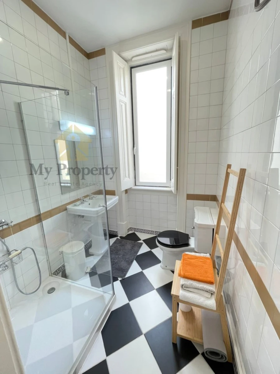 Apartamento T6 para Venda em Santo António Foto 7