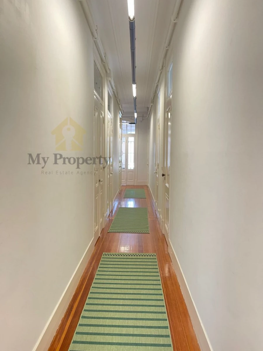 Apartamento T6 para Venda em Santo António Foto 17