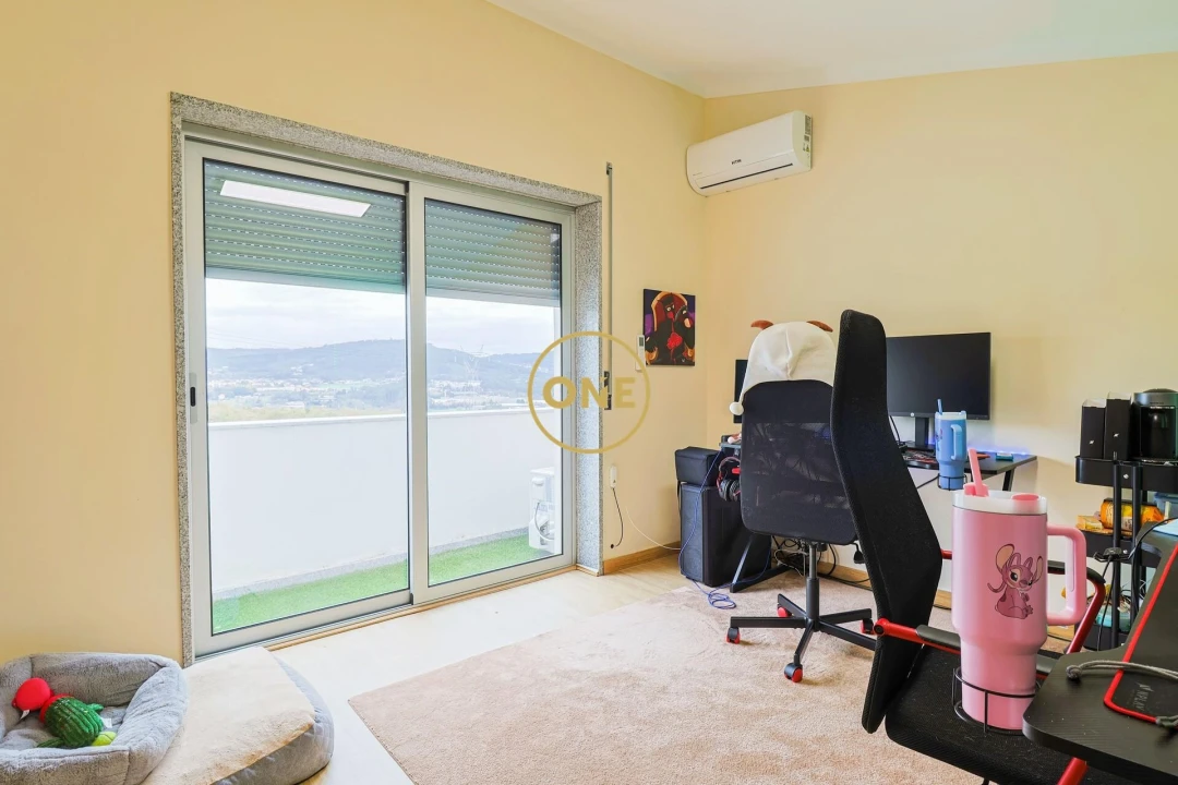 Moradia T3 para Venda em Selho (São Jorge) Foto 17