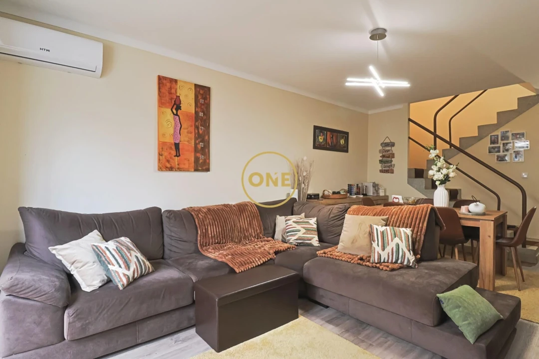 Moradia T3 para Venda em Selho (São Jorge) Foto 1