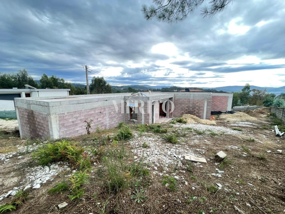 Moradia T3 para Venda em Rendufinho Foto 2