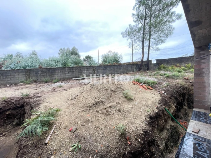 Moradia T3 para Venda em Rendufinho Foto 9