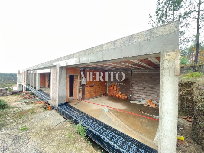 Moradia T3 para Venda em Rendufinho Foto 4