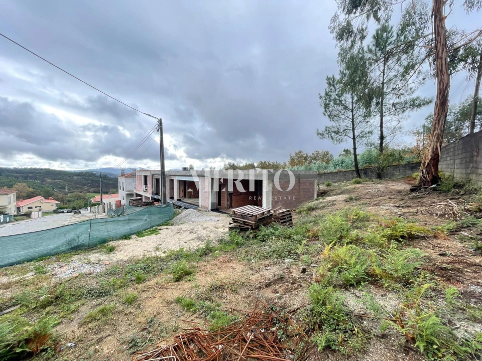 Moradia T3 para Venda em Rendufinho Foto 1