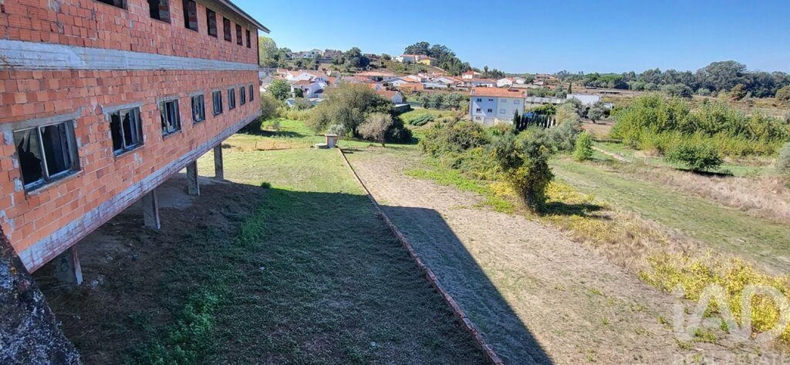 Prédio para Venda em Fermentelos Foto 4