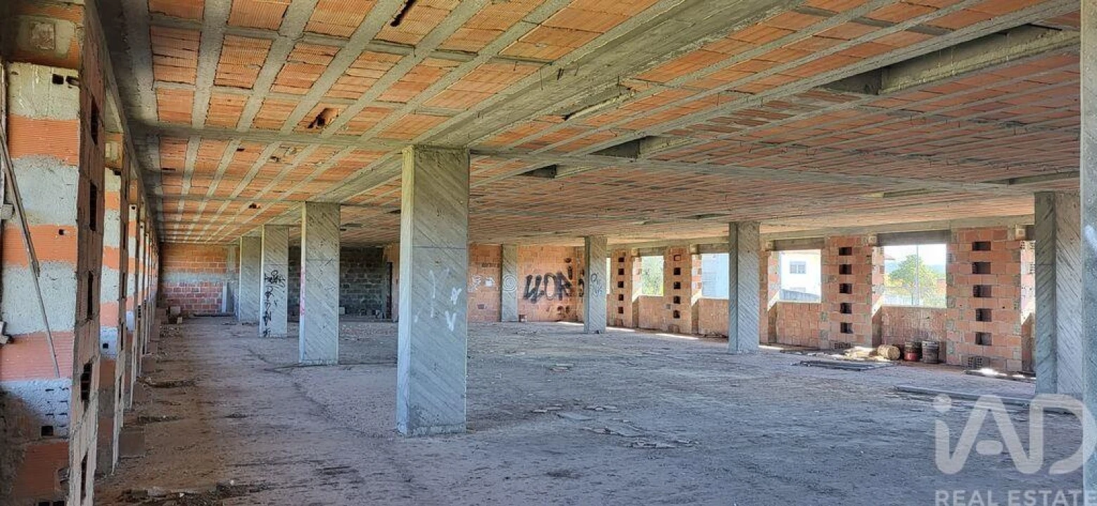 Prédio para Venda em Fermentelos Foto 20