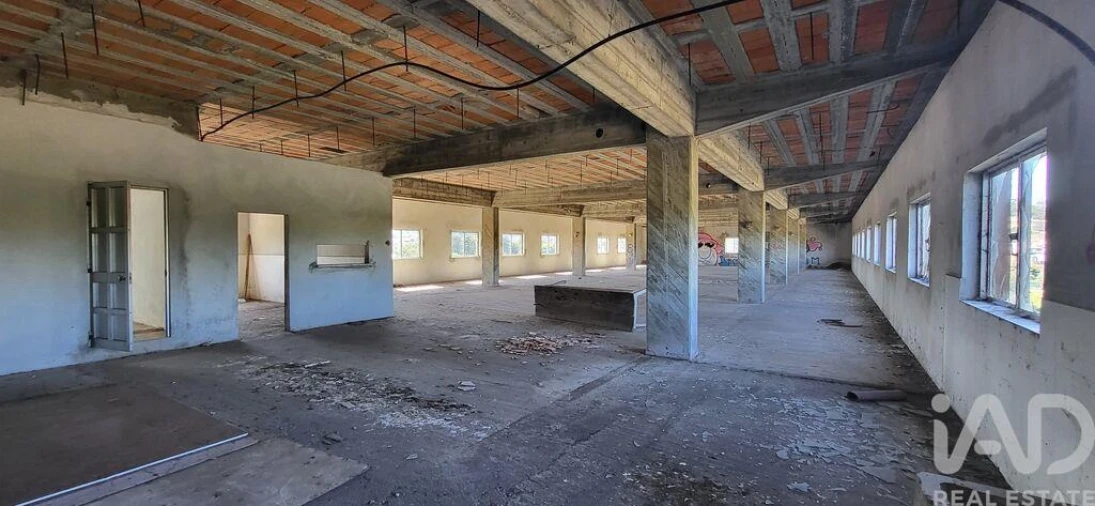 Prédio para Venda em Fermentelos Foto 21