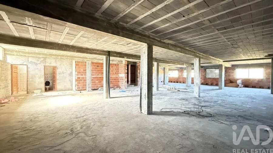 Prédio para Venda em Fermentelos Foto 25