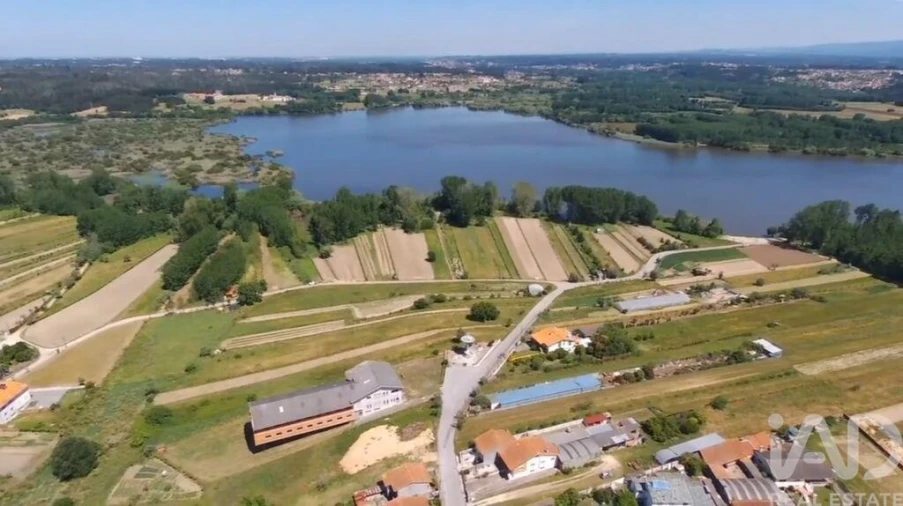 Prédio para Venda em Fermentelos Foto 9