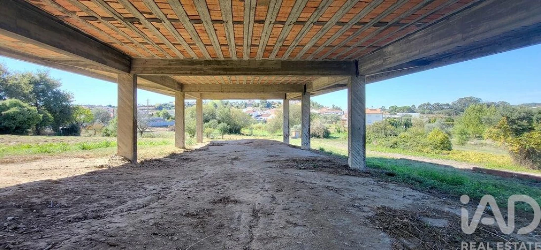 Prédio para Venda em Fermentelos Foto 26