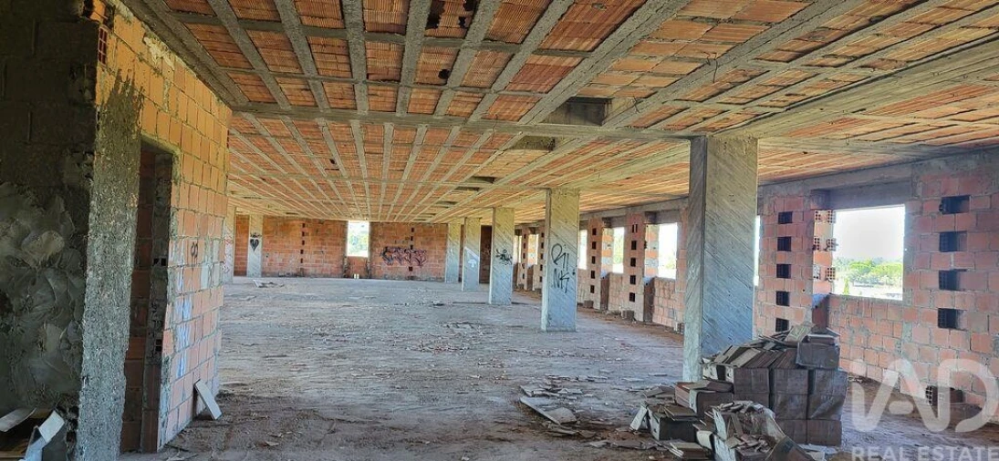 Prédio para Venda em Fermentelos Foto 14