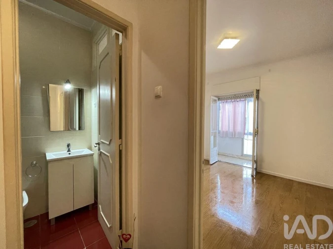 Apartamento T1 para Venda em Póvoa de Santa Iria e Forte da Casa Foto 6