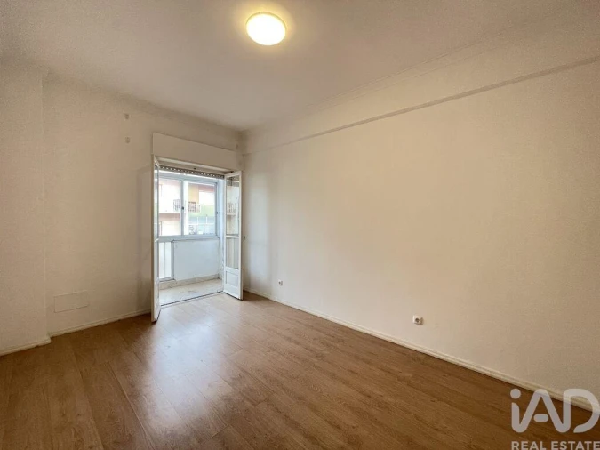 Apartamento T1 para Venda em Póvoa de Santa Iria e Forte da Casa Foto 10