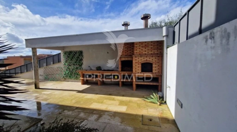 Moradia T3 para Venda em Louredo Foto 3