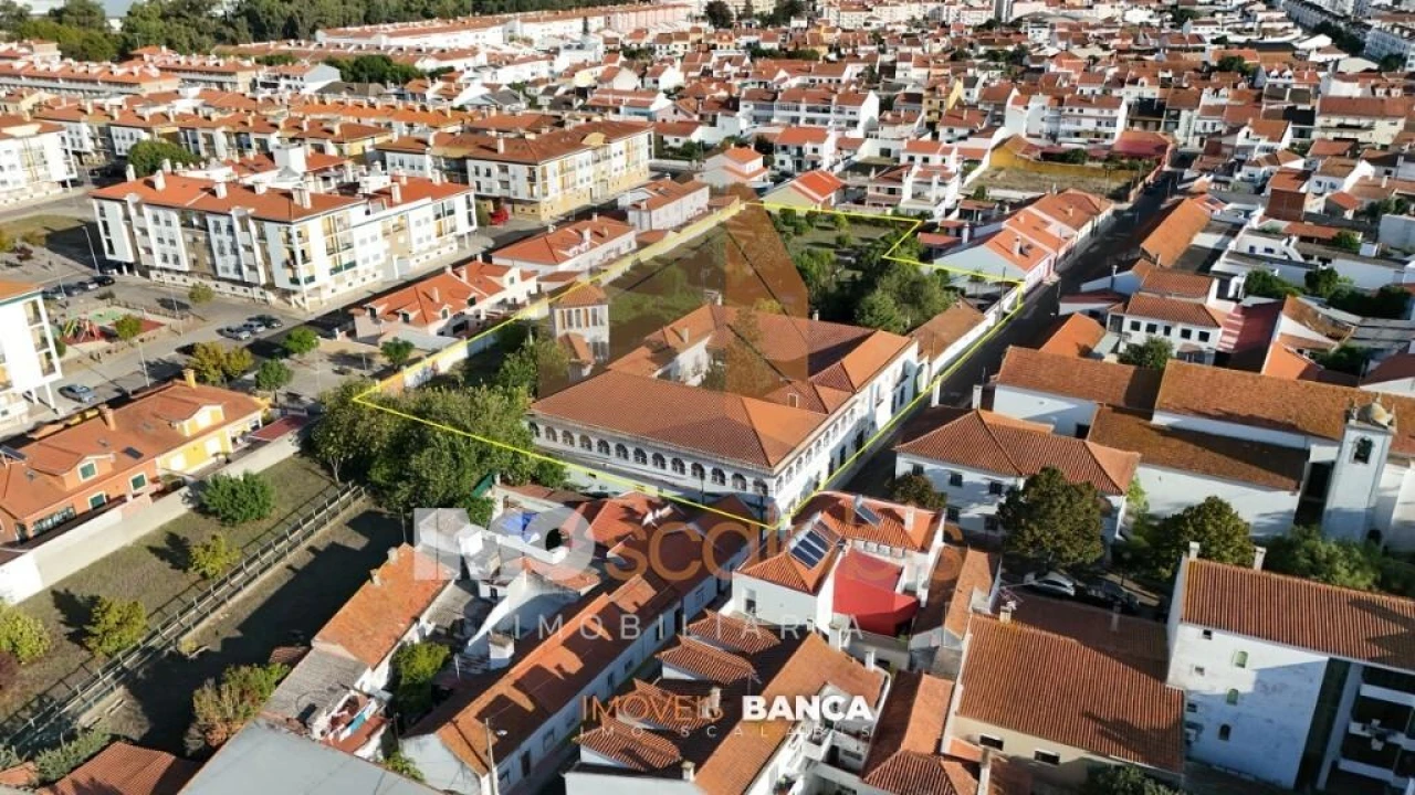 Moradia T5 para Venda em Almeirim Foto 7