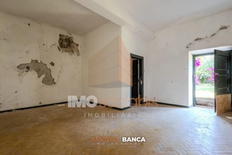 Moradia T5 para Venda em Almeirim Foto 36