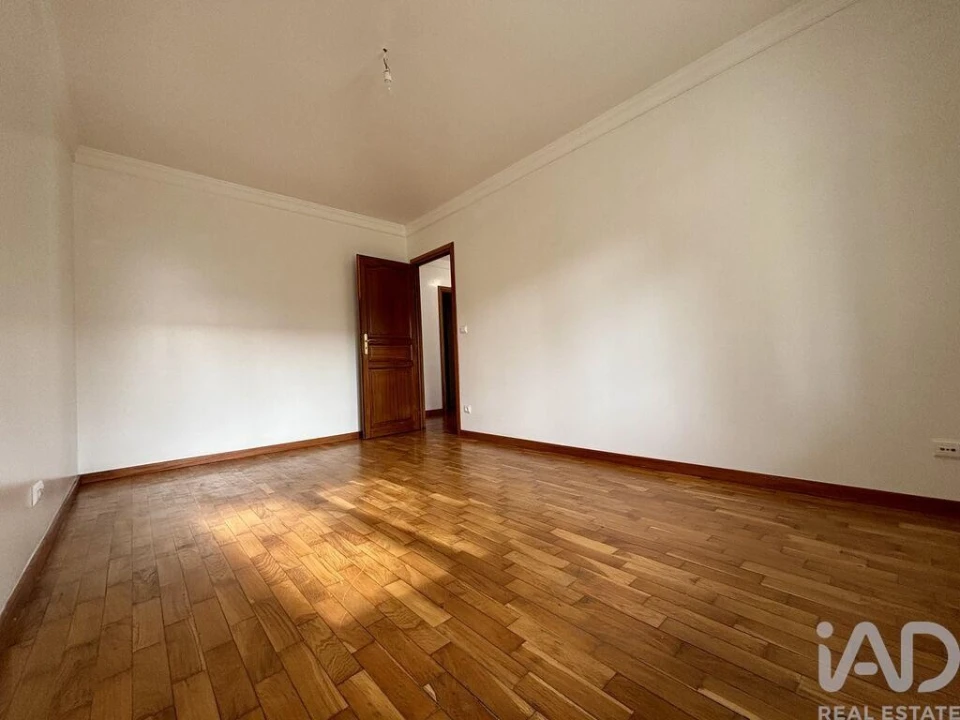 Moradia T5 para Venda em Vila Nova de Anha Foto 30