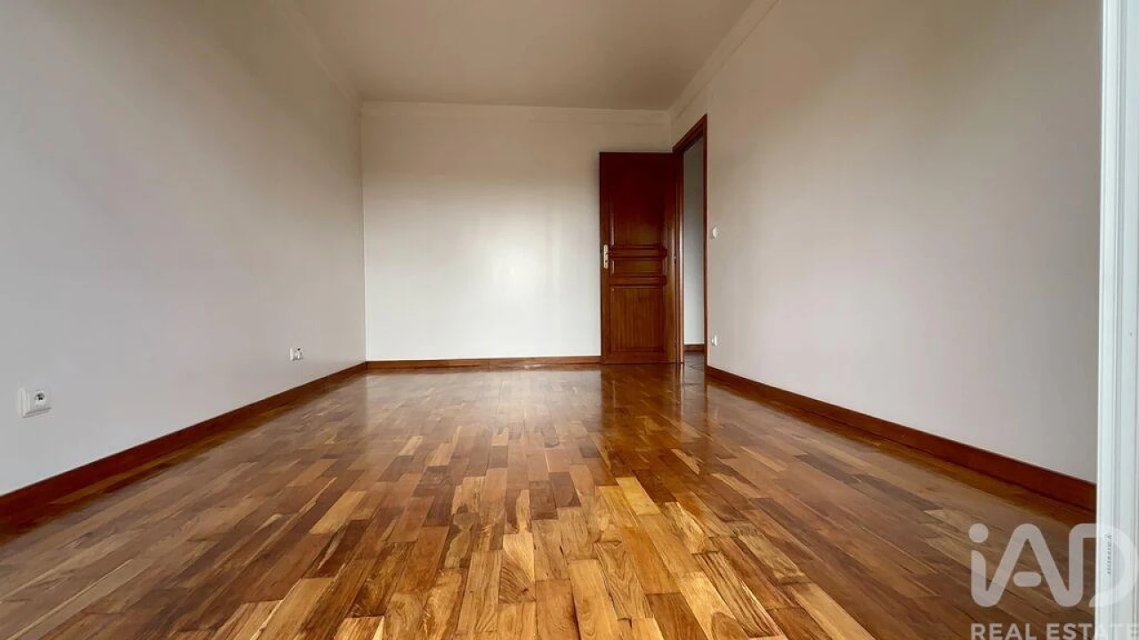 Moradia T5 para Venda em Vila Nova de Anha Foto 35