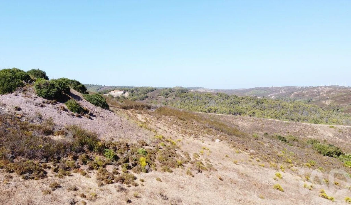Terreno para Venda em Budens Foto 16