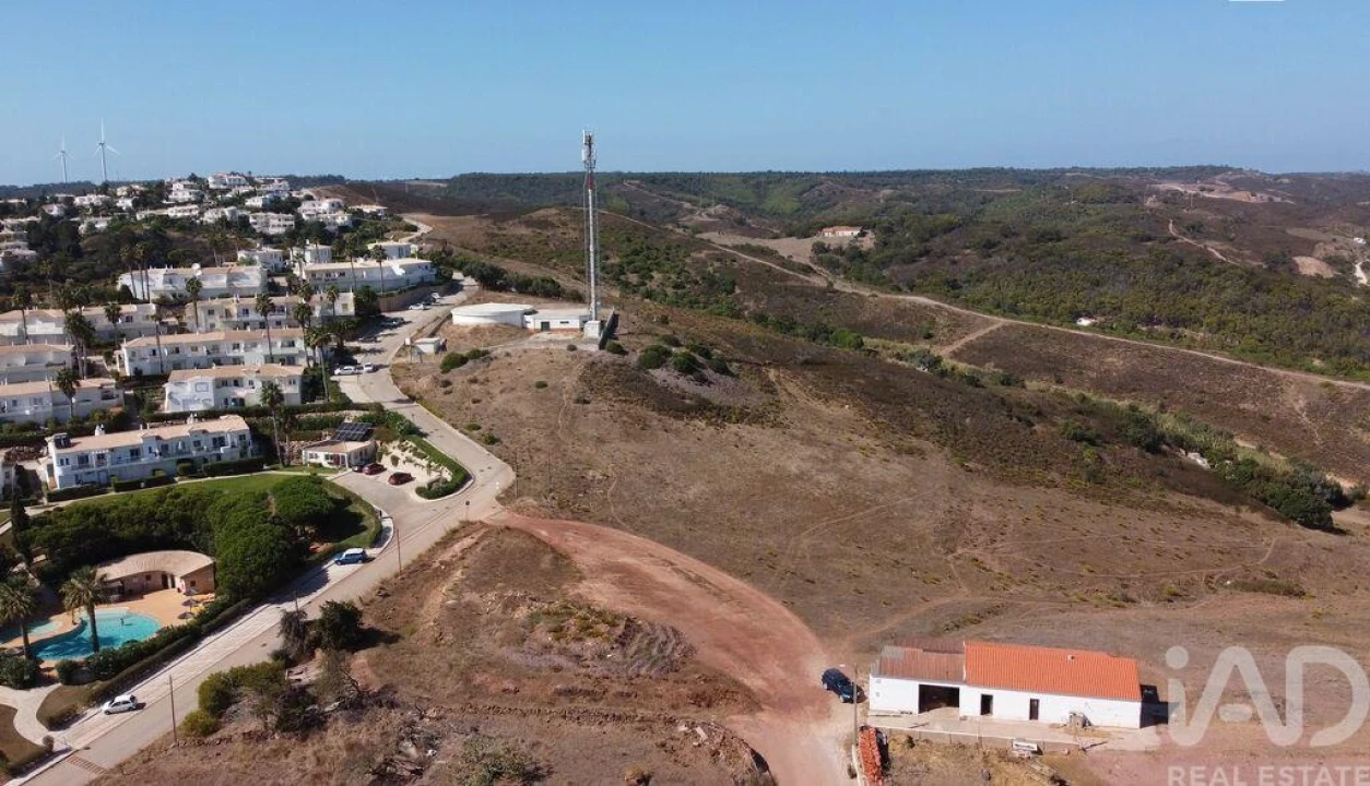 Terreno para Venda em Budens Foto 14
