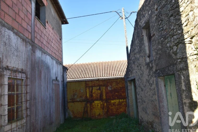 Moradia T5 para Venda em Chãos Foto 13