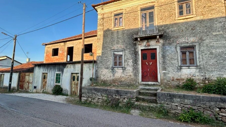 Moradia T5 para Venda em Chãos