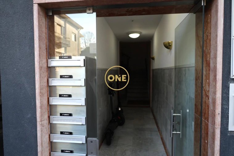 Apartamento T1 para Venda em Vila Nova de Famalicão e Calendário Foto 1